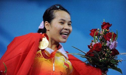 奪奧運(yùn)首金成英雄舉重名將獲車房被剝奪銷聲