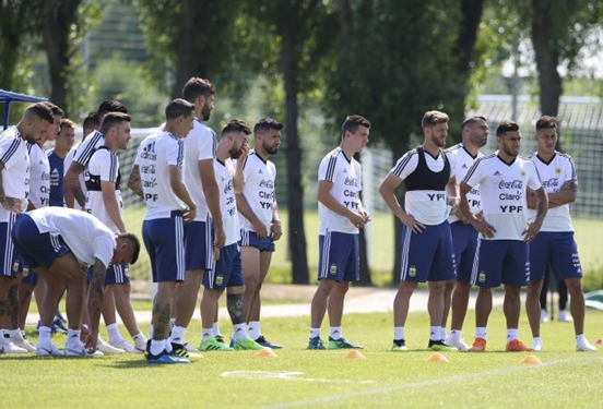 世界杯31人名單：梅西回歸國(guó)家隊(duì)草根色彩
