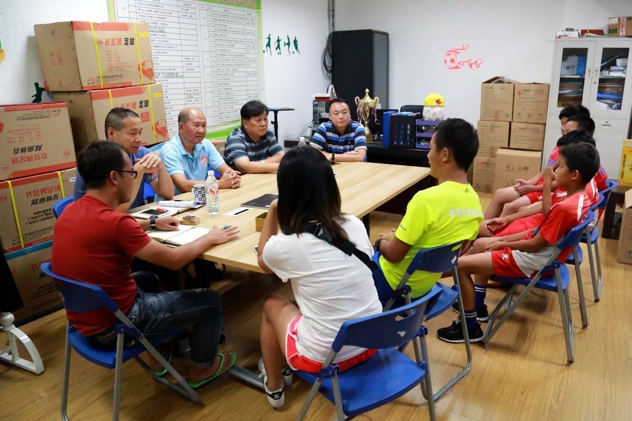 柳州市足球隊(duì)_柳州足球冠軍人有幾個_柳州足球冠軍有哪些人