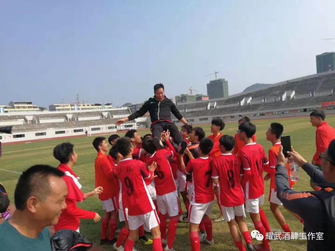 柳州市足球隊(duì)員_柳州足球冠軍有哪些人_柳州足球冠軍人有哪些