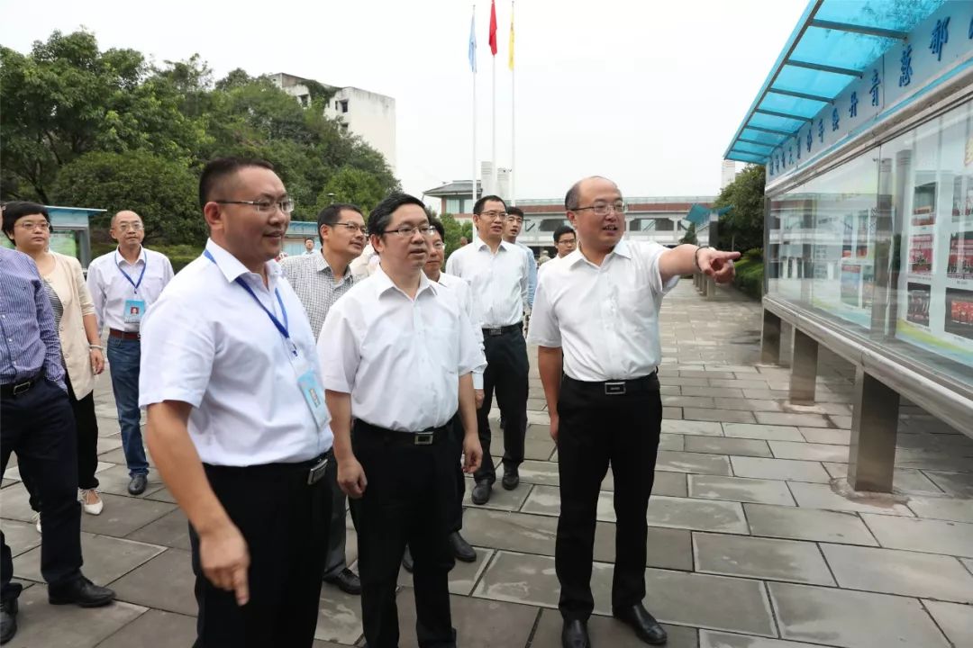 舉重冠軍俞敏洪簡(jiǎn)介_舉重冠軍俞敏洪個(gè)人資料_俞敏洪舉重冠軍