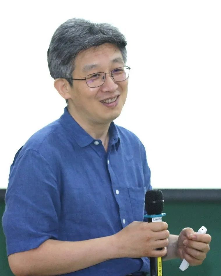 籃球規(guī)則的圖片_籃球規(guī)則圖解通俗圖文_體育場(chǎng)打籃球比賽規(guī)則圖片